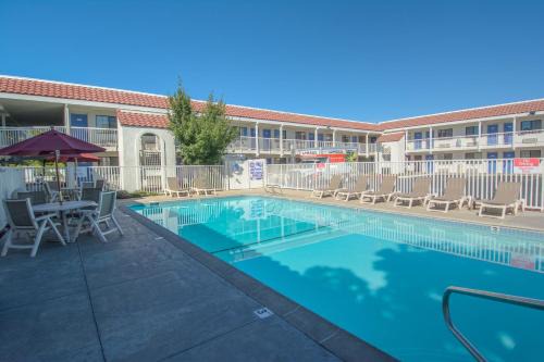 Motel 6-Redding, CA - South