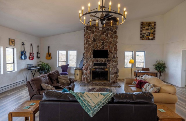 MoTown Artist's Retreat