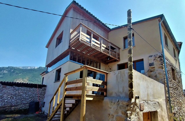 Mountain and river will treat you to the top of this medieval village.