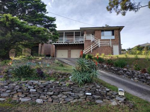 Mountain View Beach House Near Batemans Bay