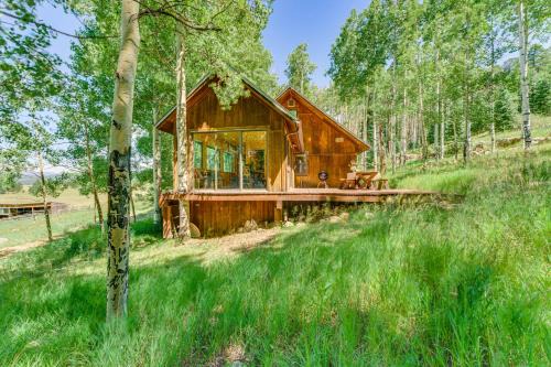 Mountain-View Ranch with 200 Acres in Angel Fire
