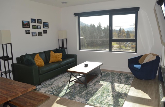 Mountain View Retreat w/Private Hot Tub! Central to All Fun.