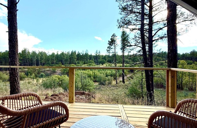 Mountain Views & Family Glamping Retreat