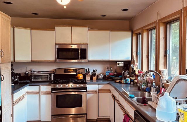 Mountain Views, River Front, Country Home