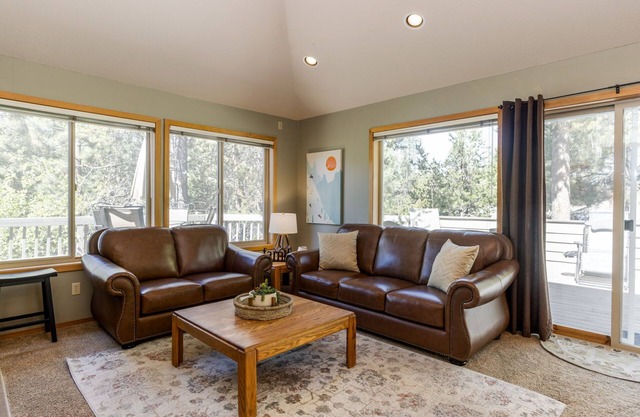 MTRO02 - 3 Suites, AC, Hot Tub, Games Galore