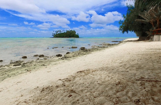 Muri Beach House - Right on the Beach Perfect for families