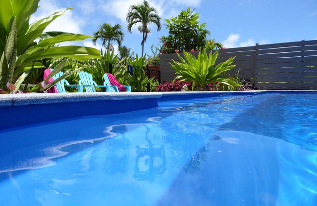 Muri Beachside Villa - Super Popular 5* Location at Muri Beach, Pool, Kayaks!