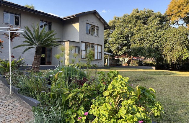 Mutare Manor - 2304 - Six Bedroom Villa, Sleeps 10