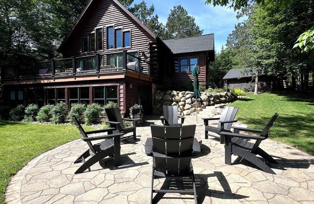 MW Chain Retreat! EXTRA Outdoor Space!