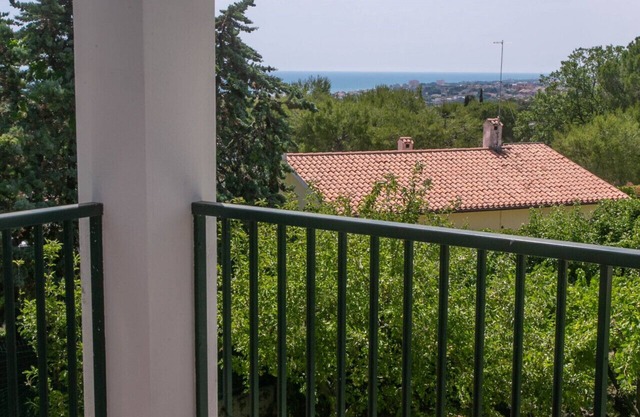 N235 - Numana, large apartment with terrace overlooking the sea