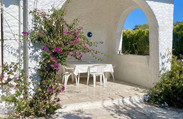 N270 - Numana, four-room villa with garden