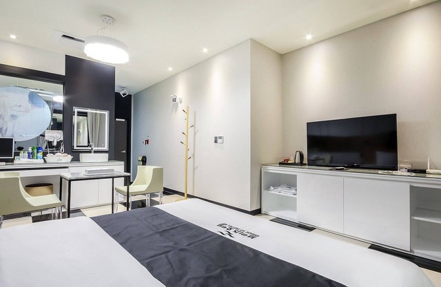 Naju Breeze Self Check-in Motel