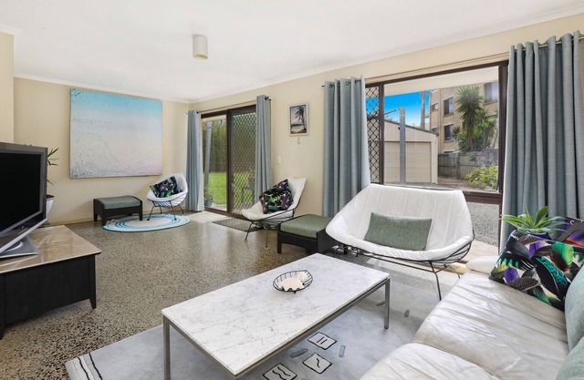 NAROO7- PRIME MOOLOOLABA LOCATION