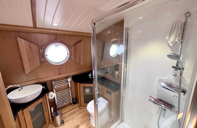 Narrowboat and Moorings Edinburgh