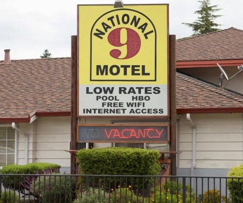 National 9 Motel