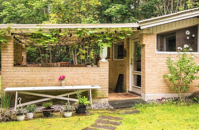 Nature Cottage with Terrace by Gudena