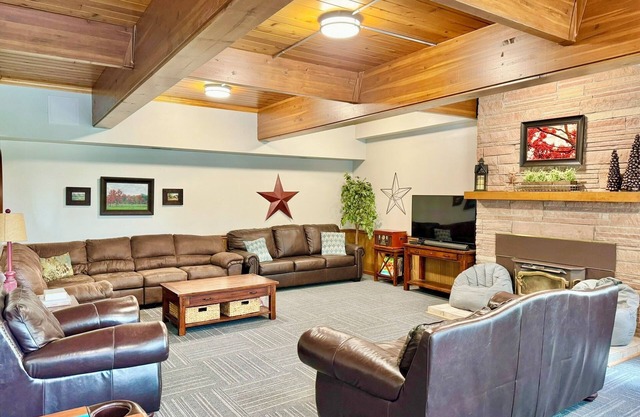 Nauvoo River Lodge-Family Reunion/Youth-Group/Young Women Camp/Young Men Camp