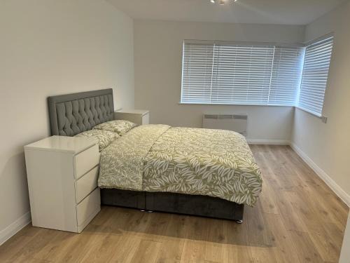 Near Beach - Sleeps 3 - Central - Sea View