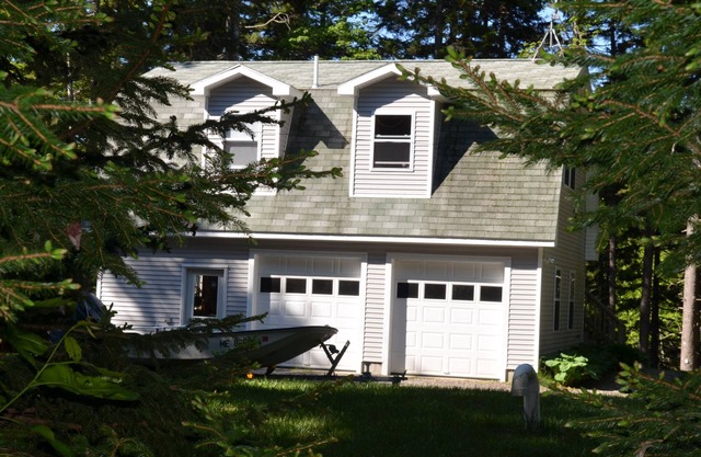 Near Camden, serene setting in the Maine woods, excellent reviews.800.00Week