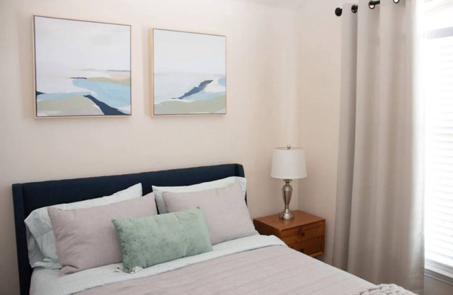 Near Dallas & Lake Hubbard, community pool, +4TVs