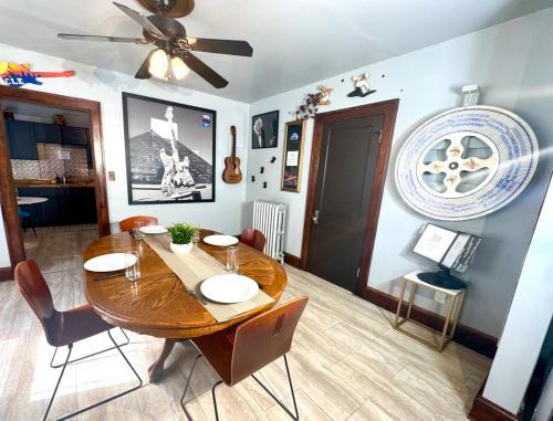 Near Downtown, Tremont, Ohio City, and central!