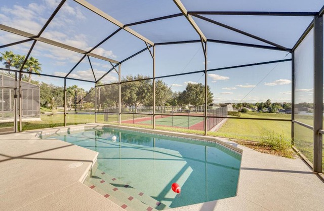 Near Golf Courses Modern Davenport Home with Pool