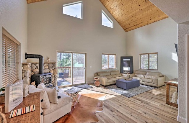 Near Hiking and Wineries Arnold Cabin with Deck!