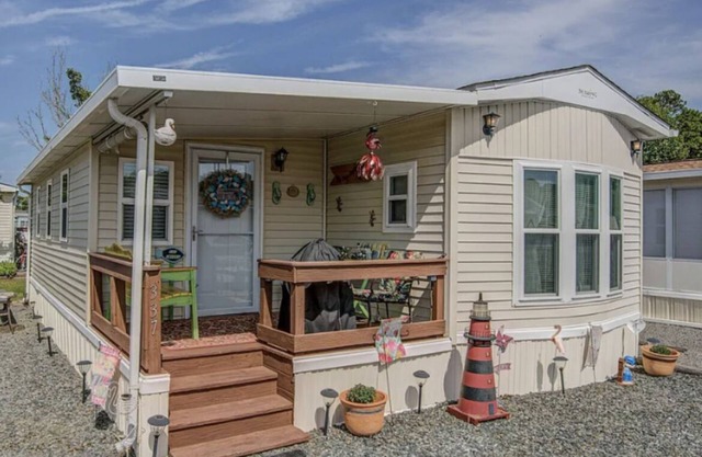 Near it all OC beaches,Assateague island.Family-friendly white horse park