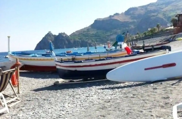 Near Taormina vacation home m.20 from the sea