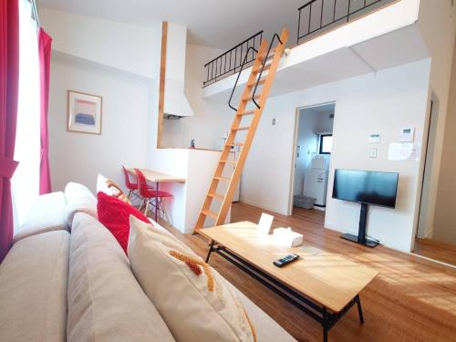 Neighbor's Hotel 五日市コイン通り