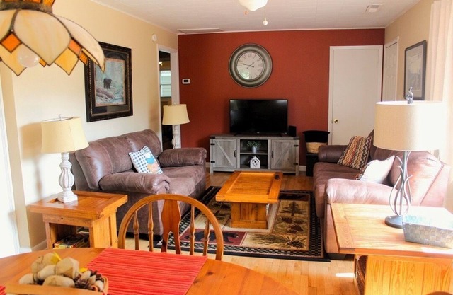 Nest in Sylva and the Great Smoky Mountains