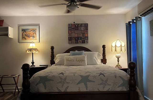 Nestle Inn-centrally located-walk to historic town Square-Big Rocks park & more