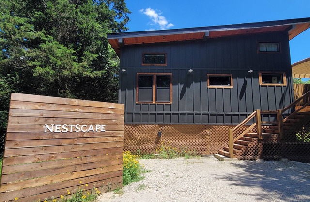 NestScape–-Stargaze from Bed + Outdoor Tub & Movie