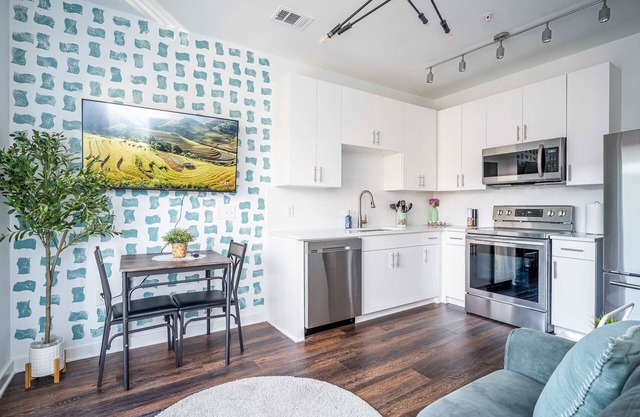 New 1BR w/Balcony in Downtown