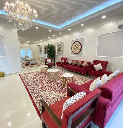 New 3 bed room villa with pool,private parking