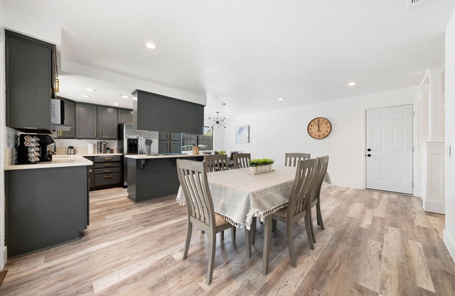 New 3BD/2BA Ideal Escape Close to the River