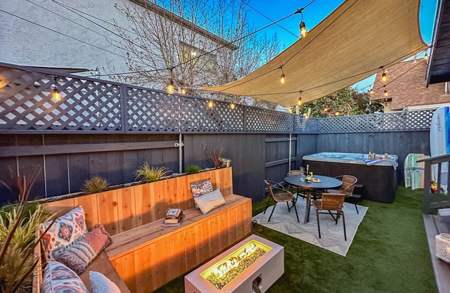 *NEW AMAZING URBAN OASIS! SPA-FIRE-DECK-GR8 DEAL!