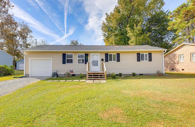 New Bern Abode w/Yard ~ 2 Mi to Neuse River