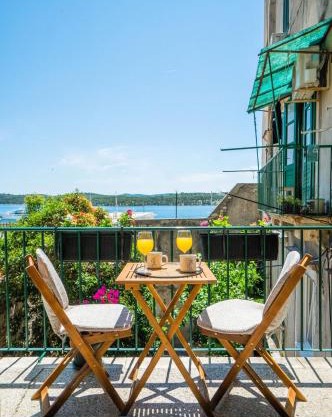 New central studio - La Mer