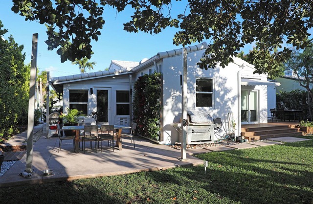 New! Charming 3-bed modern beach house with beautiful garden