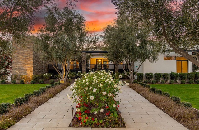 *NEW* Close to Old Town Scottsdale with heated, covered pool in coveted PV Farms