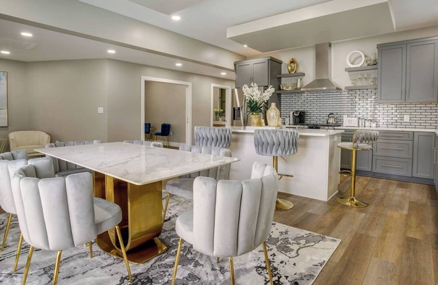 NEW! Elegant 3BR Downtown Condo w/Free Parking