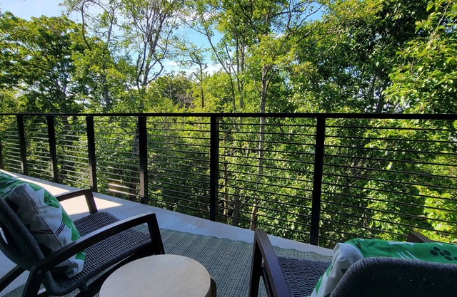 New! Fairhaven Creekside Retreat. Steps to the Village, Trails & Beach!