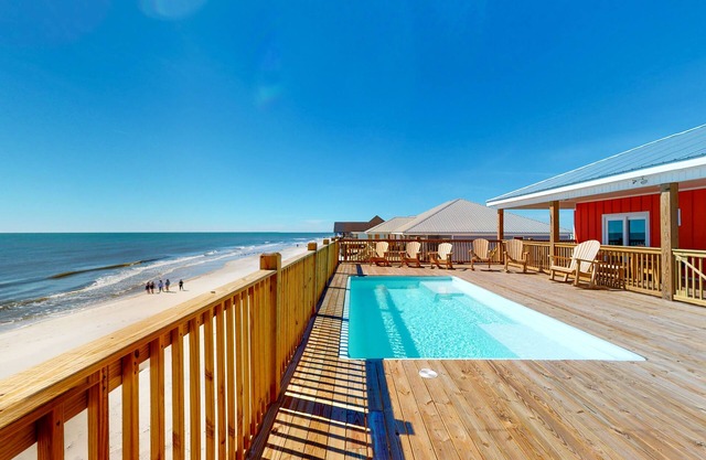 New Gulf front home with vast deck, heated saltwater pool & views - dog-friendly