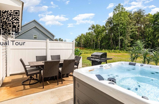 New! King Suite~Hot Tub~8min 2 Downtown Denver