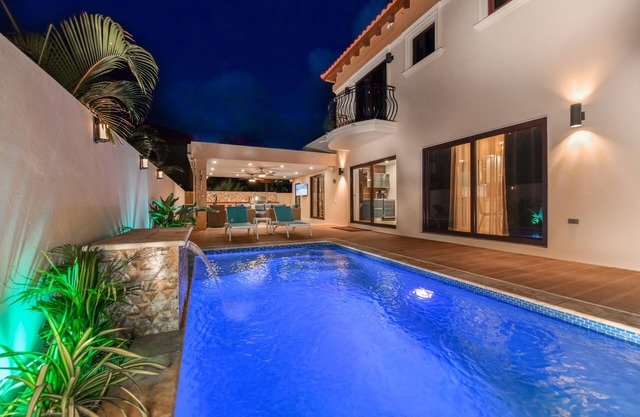 New Listing: 3-BDR/3.5BATH house with WiFi, AC, private pool and beach supplies