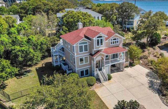 New Listing! Game room, Private pool & Hot Tub