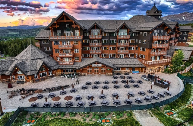 New Listing! One Ski Hill Escape 3 Bedroom Condo by RedAwning