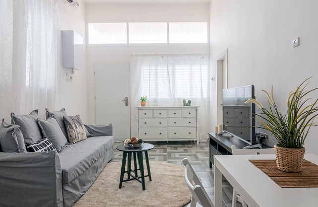 New, luxurious vacation apartment rental