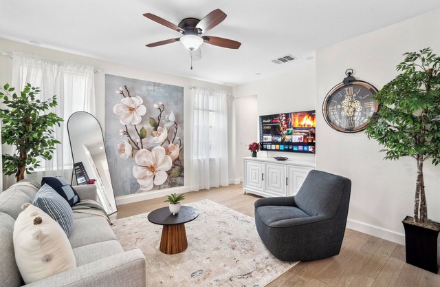 NEW! Modern Joyful 4BR Home NR Downtown & Bart